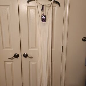 TRUE ROCK Cream Sleeveless Top